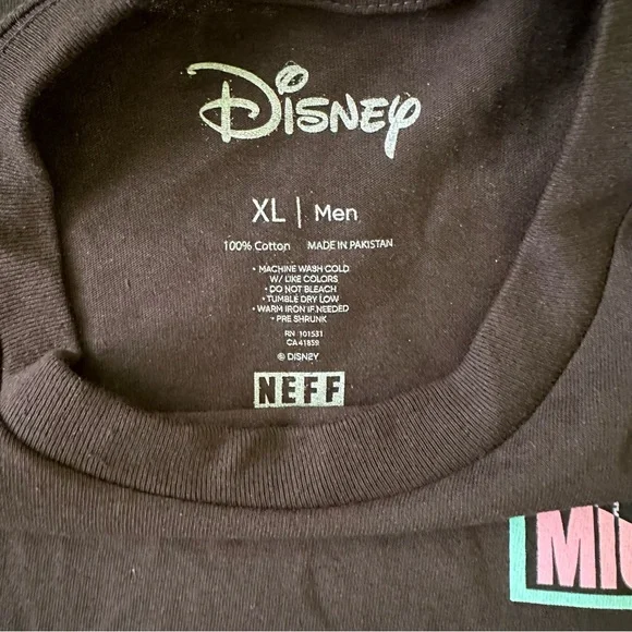 NWT Disney Mickey Mouse Black Short Sleeve Shirt Size XL - Picture 3 of 8